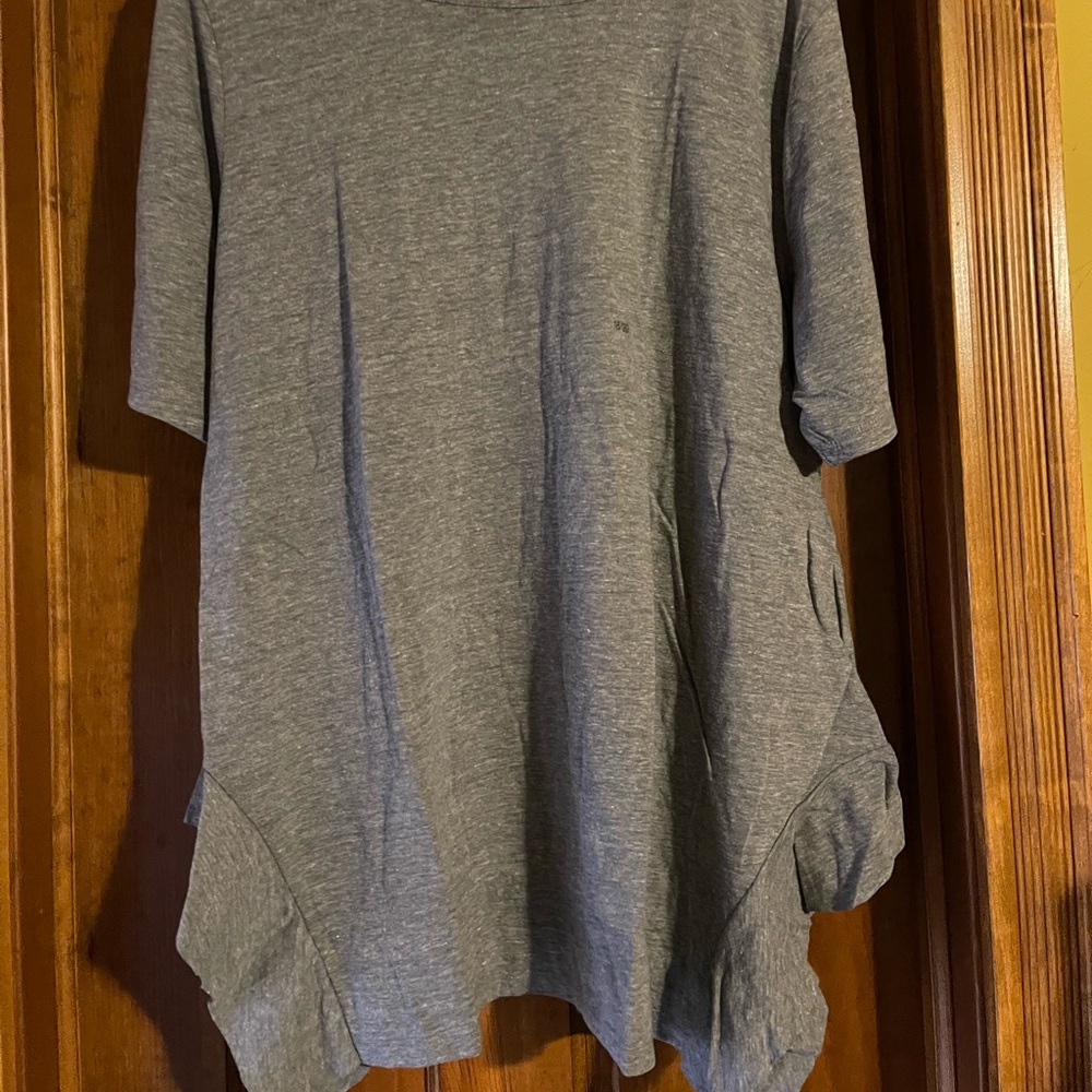 Gray T-shirt from Lane Bryant. Size 18/20 NWT